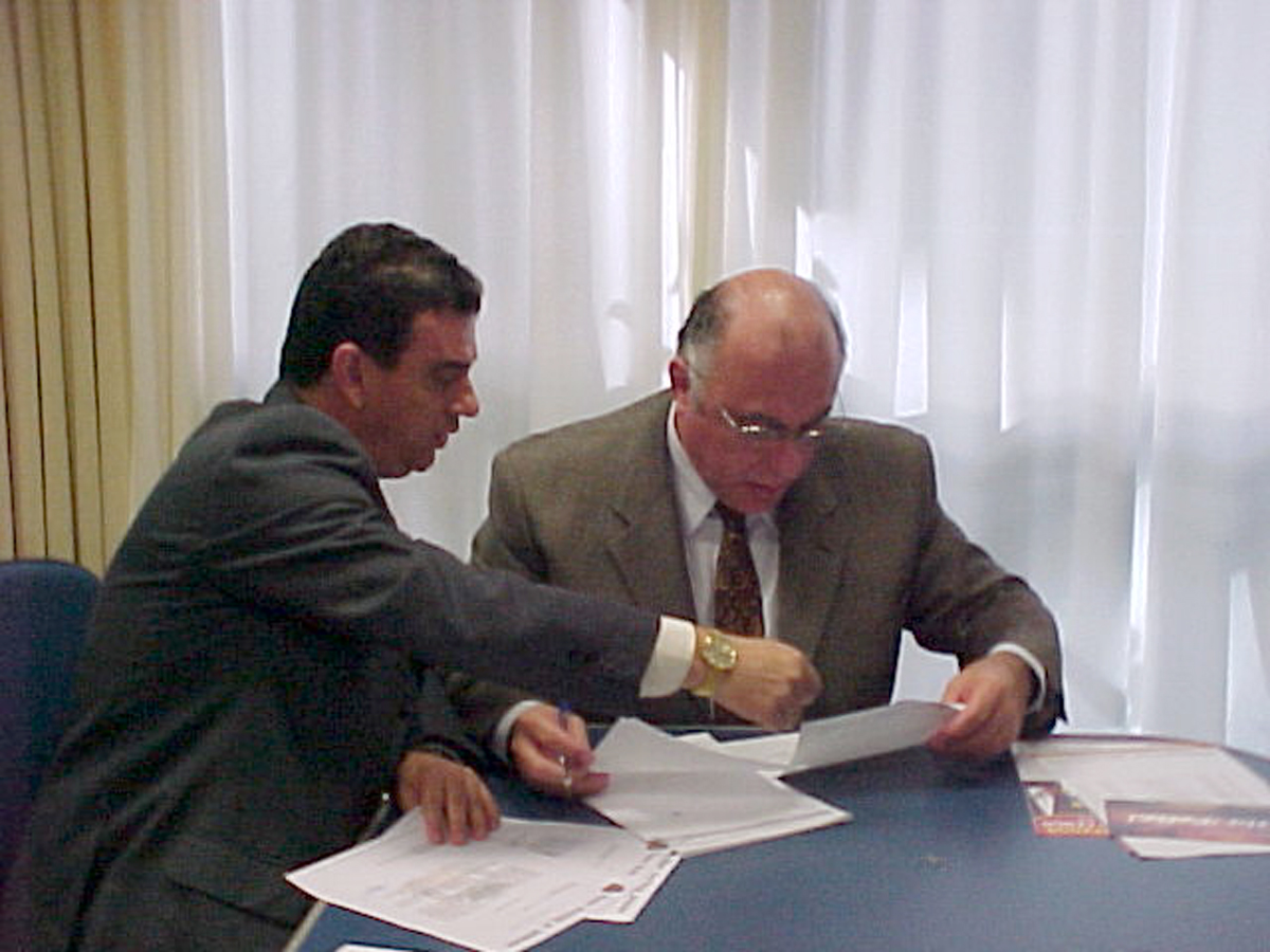 Vereador Mauro Censo e deputado Arnaldo Jardim<a style='float:right;color:#ccc' href='https://www3.al.sp.gov.br/repositorio/noticia/03-2008/Jardim lideres.jpg' target=_blank><i class='bi bi-zoom-in'></i> Clique para ver a imagem </a>
